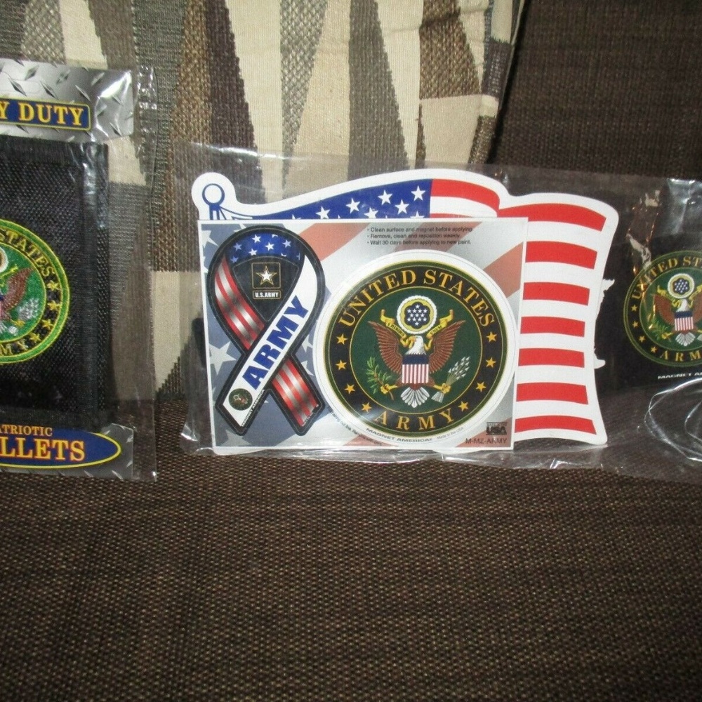 USA OFFICIAL LICENSEE ARMY WALLET AND MAGNETS SET